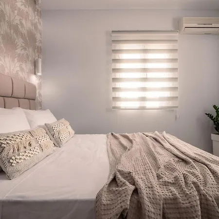 Farao With Private Pool, By Zantewize * Kypseli