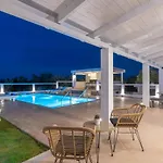 Farao With Private Pool, By Zantewize