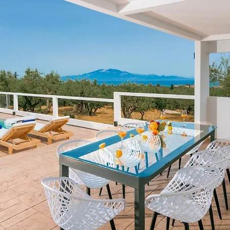 Farao With Private Pool, By Zantewize Kipszéli