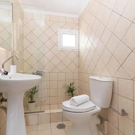 Farao With Private Pool, By Zantewize *