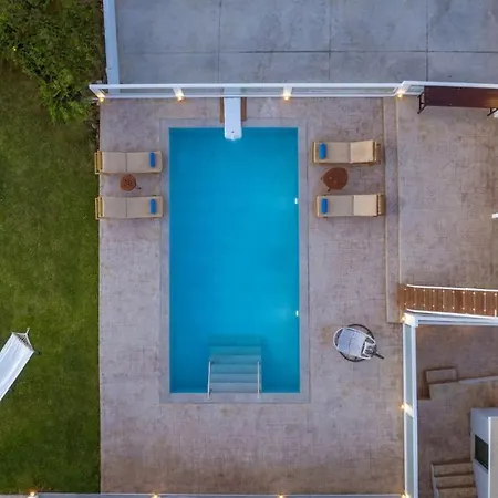 Farao With Private Pool, By Zantewize