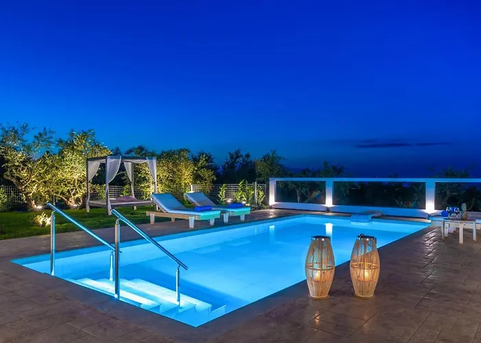 Farao With Private Pool, By Zantewize * Kypseli