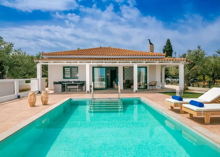 Farao With Private Pool, By Zantewize Kypseli